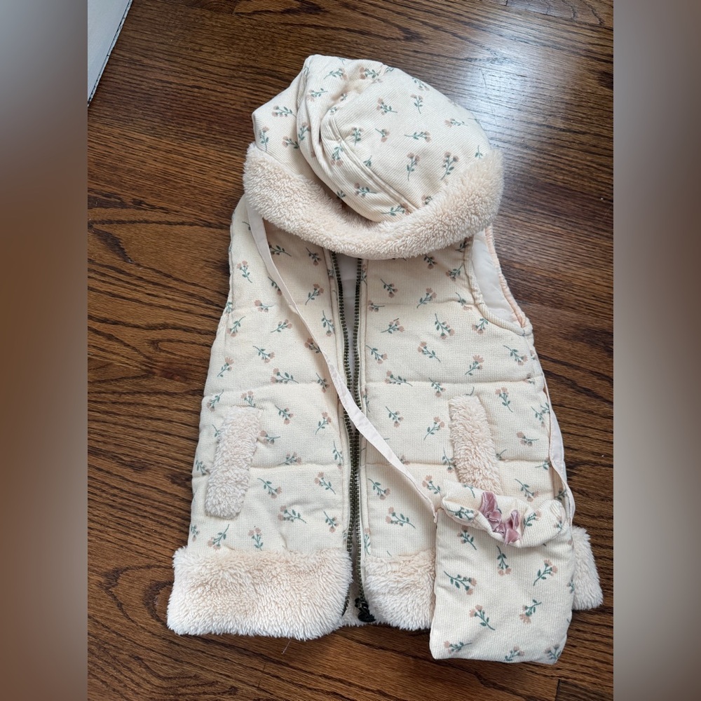 Nicole Miller Cream Floral Quilted Hooded Vest with Sherpa Trim